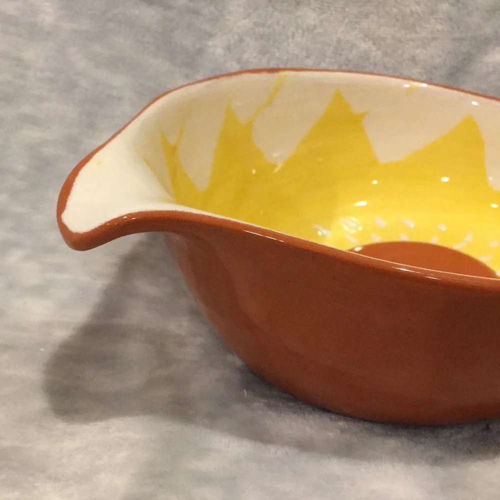 Crate & Barrel Sunflower Juicing Bowl glazed Ceramic Portugal NWT 7.5”x6.5”